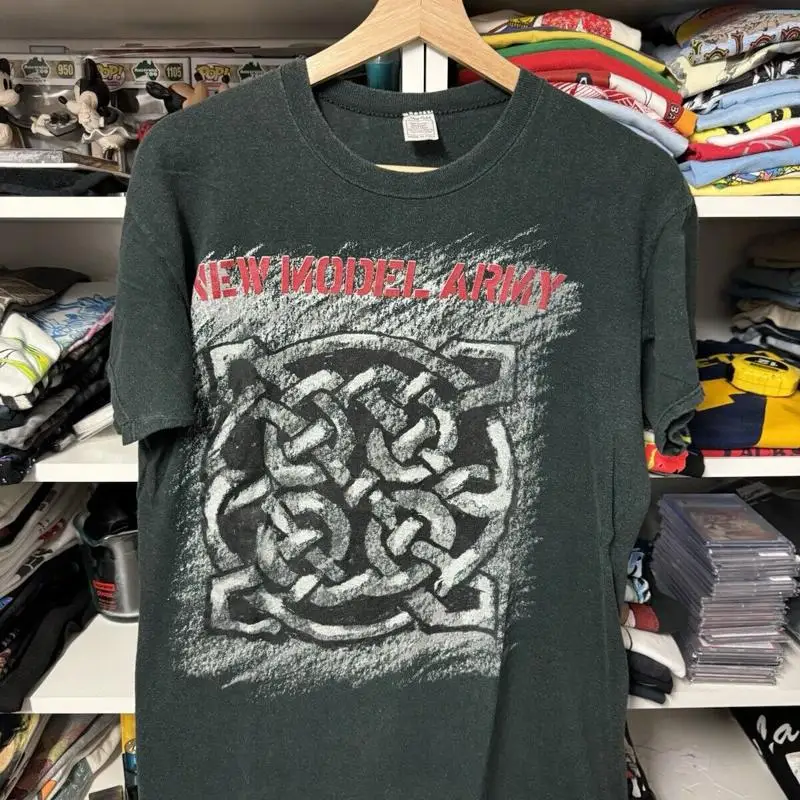 재발행된 새로운 모델 육군 90년대 빈티지 페이디드 록 - Band Tee Faded 90S 리뷰 및 가격